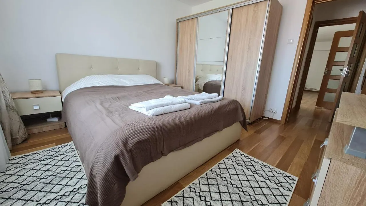 Vs Central Apartment Otopeni Romania